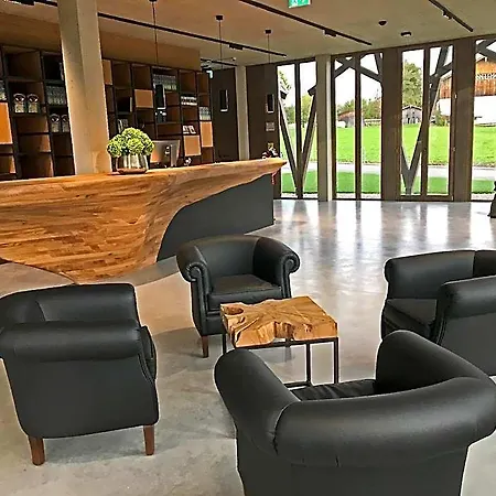 Lartor Hotel